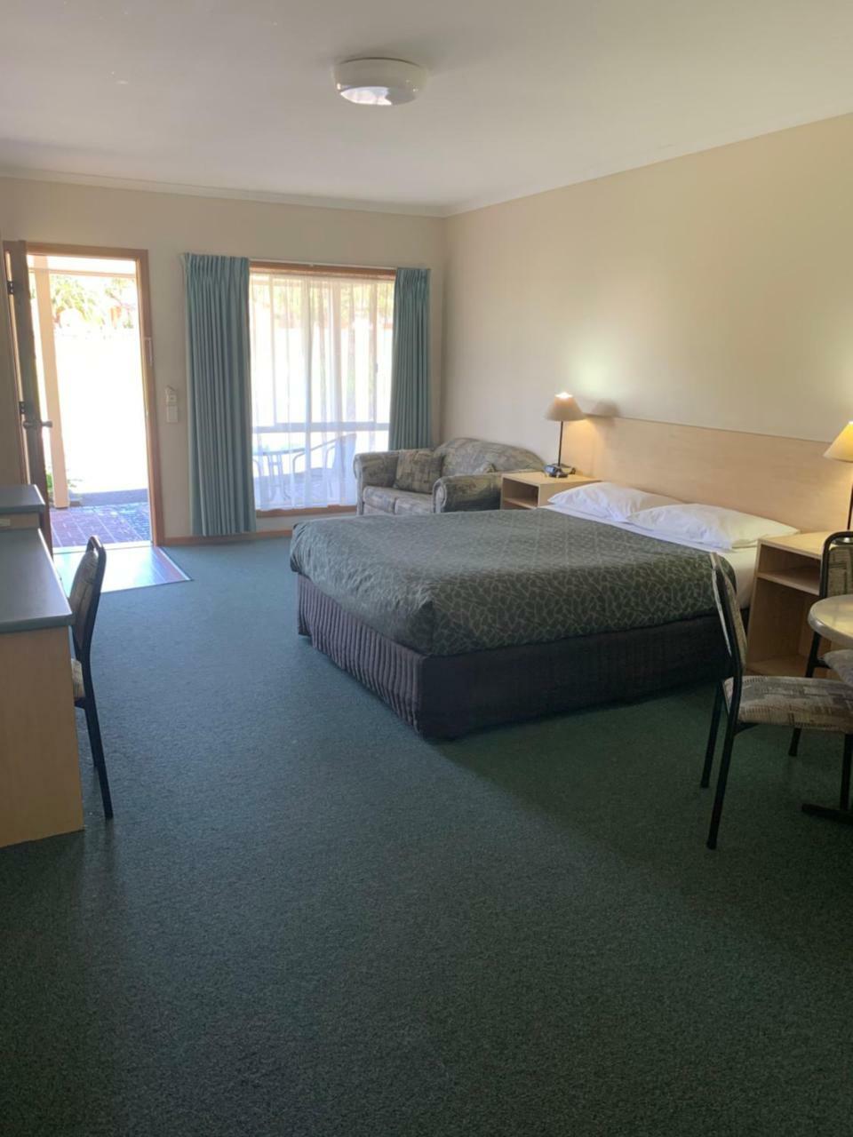 Arthur Phillip Motor Inn Cowes Exterior photo
